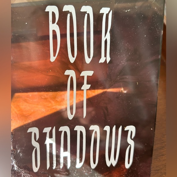 Handcrafted resin Book of Shadows with paper inside- perfect gift - Picture 3 of 9